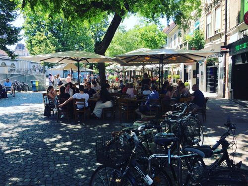 Laid-back ambience of Petkovškovo nabrežje